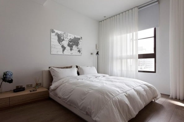 Wereldkaart op hout - zwart-wit